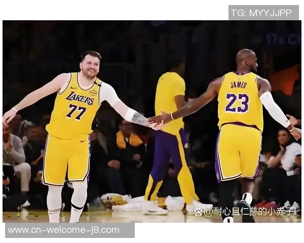 湖人逆转爵士精彩对决第四节回顾展现球队顽强斗志与战术智慧