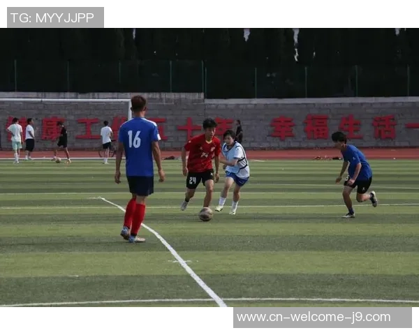 当学校足球遇上职业联赛：一场愿望与未来的双向奔赴